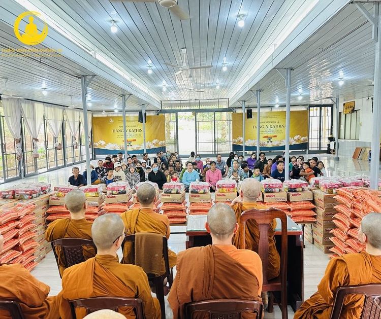 NI VIỆN VIÊN KHÔNG TRAO QUÀ TỪ THIỆN NHÂN DỊP TẾT BÍNH NGỌ